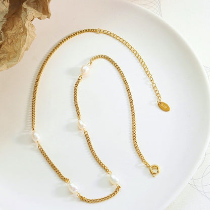 Mia Necklace